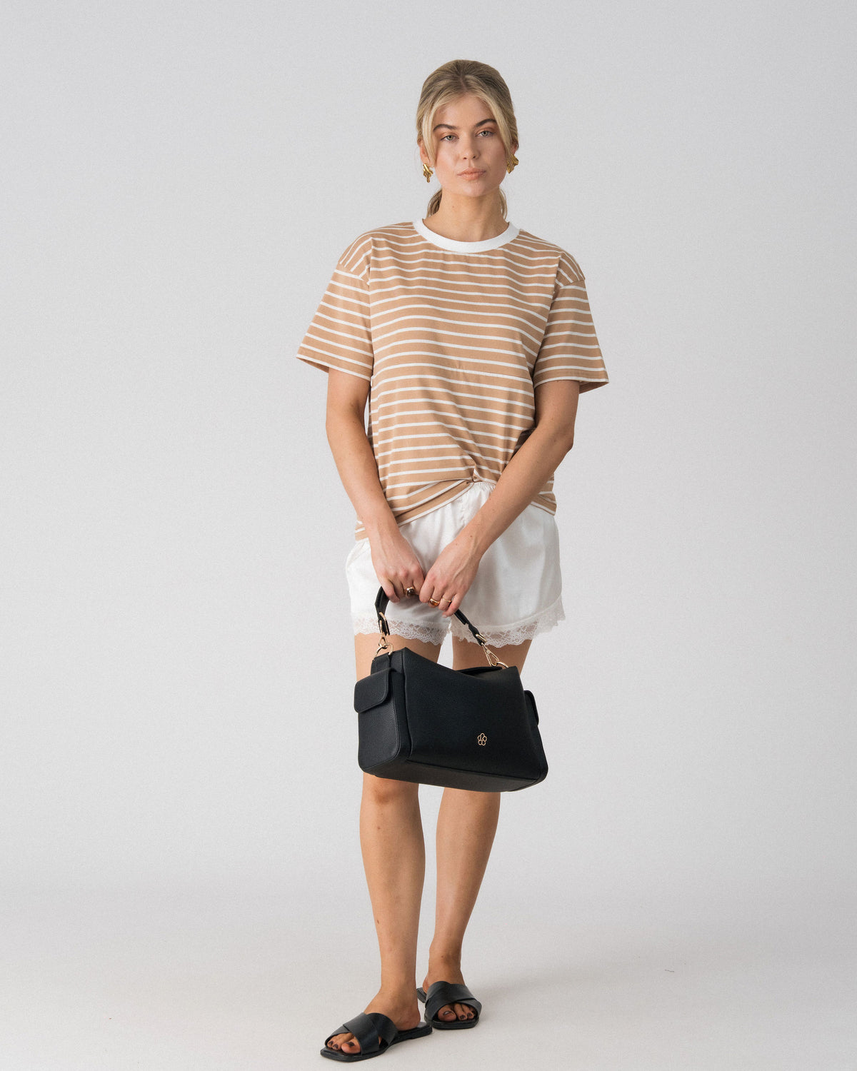 Lenelly Issa striped tee in tan and white worn with the Lenelly Hera pram caddy bag in black