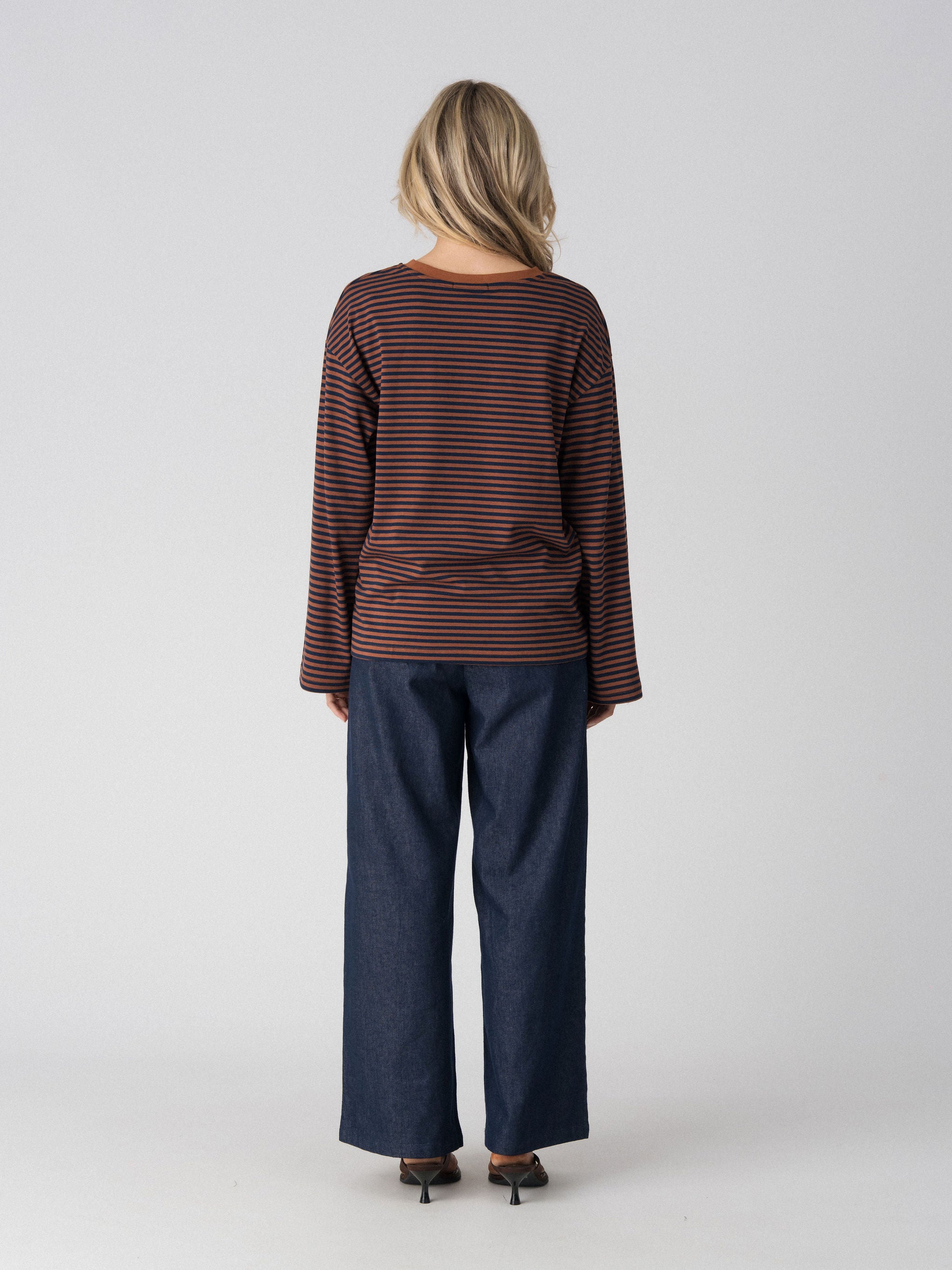 Back view of the Lenelly Lena oversized long sleeve striped tee in brown and navy