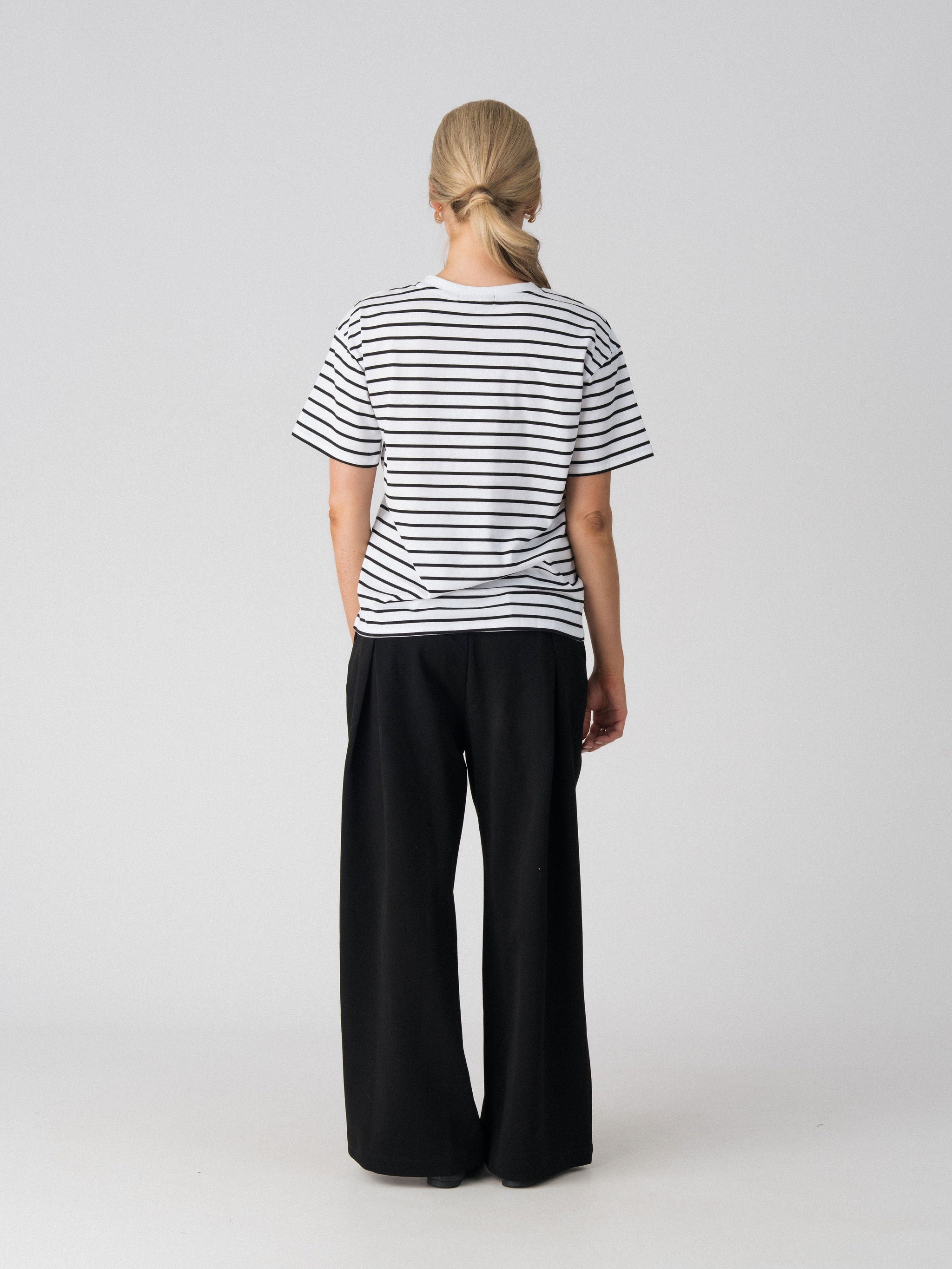 Back view of the Lenelly Issa everyday striped nursing tee in white and black