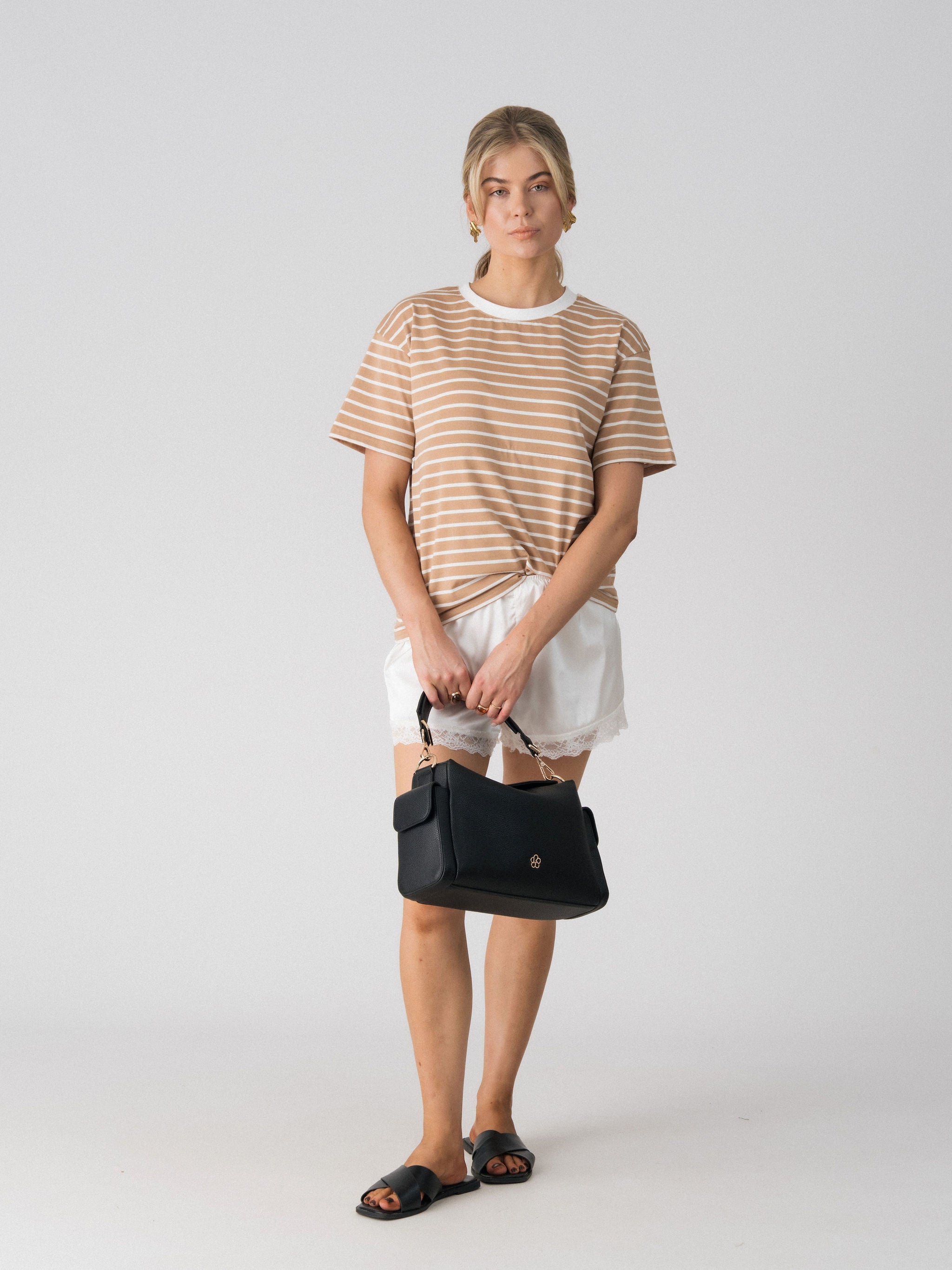 Lenelly Issa striped tee in tan and white worn with the Lenelly Hera pram caddy bag in black